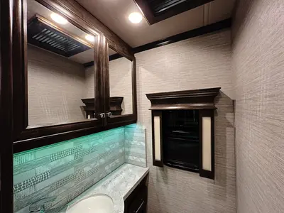 2021 Tiffin Motorhomes Phaeton photo 17