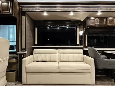 2021 Tiffin Motorhomes Phaeton photo 6