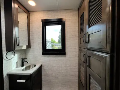 2025 Entegra Coach Vision XL photo 16