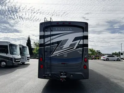 2025 Entegra Coach Vision XL photo 24