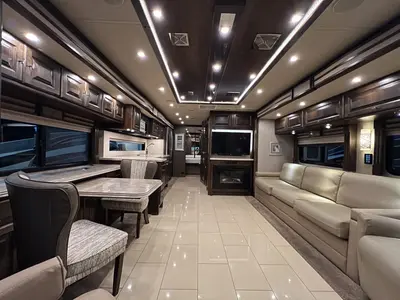 2019 Tiffin Motorhomes Allegro RED photo 4