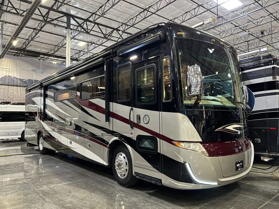 2019 Tiffin Motorhomes Allegro RED exterior