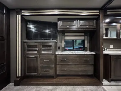 2019 Tiffin Motorhomes Allegro RED photo 21
