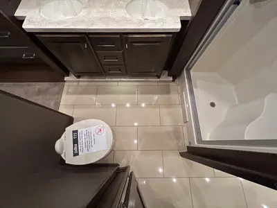 2019 Tiffin Motorhomes Allegro RED photo 22