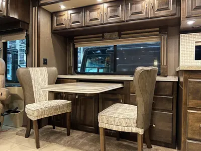 2019 Tiffin Motorhomes Allegro RED photo 8