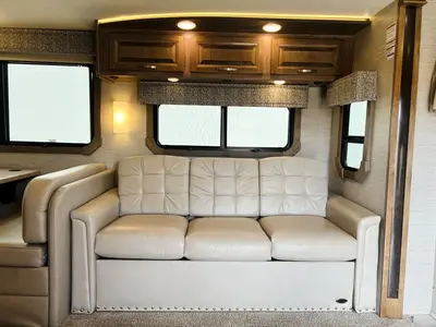 2020 Jayco Seneca photo 7