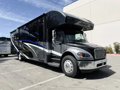 Used 2020 Jayco Seneca 37TS