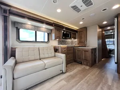 2020 Jayco Seneca photo 9