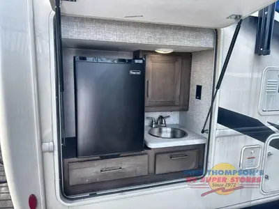 2022 Thor Motor Coach Windsport photo 18