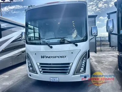 2022 Thor Motor Coach Windsport photo 3