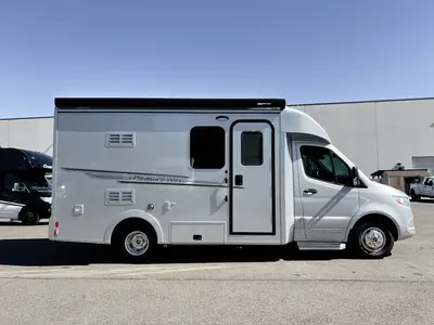 2020 Pleasure Way Plateau XL photo 16