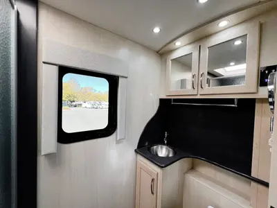 2020 Pleasure Way Plateau XL photo 14