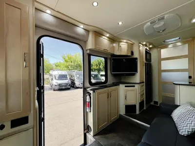 2020 Pleasure Way Plateau XL photo 7