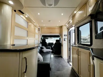 2020 Pleasure Way Plateau XL photo 4