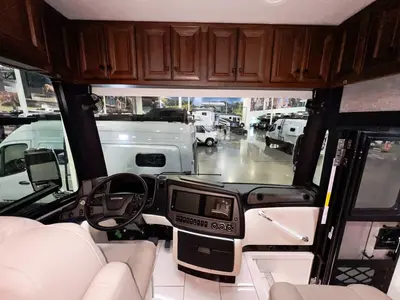 2025 Tiffin Motorhomes Allegro BUS photo 2