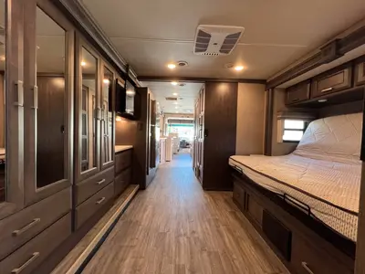 2023 Thor Motor Coach Miramar photo 22