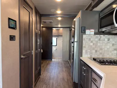2023 Thor Motor Coach Miramar photo 12