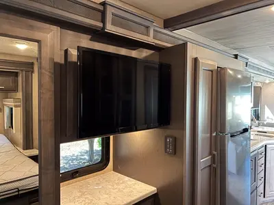 2023 Thor Motor Coach Miramar photo 18