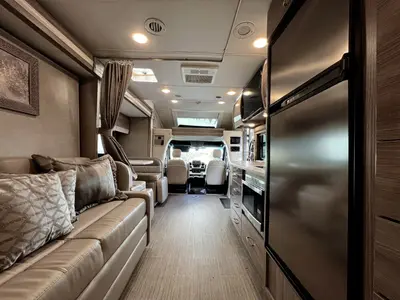 2022 Thor Motor Coach Delano photo 3