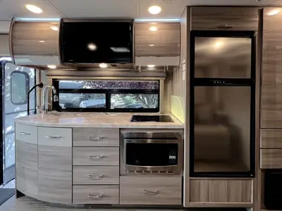 2022 Thor Motor Coach Delano photo 7
