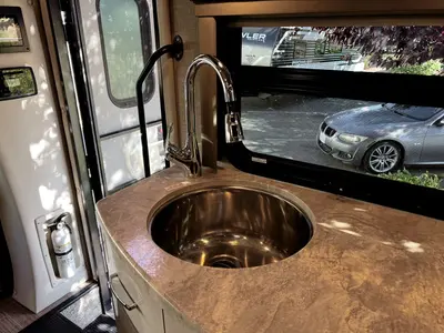 2022 Thor Motor Coach Delano photo 8