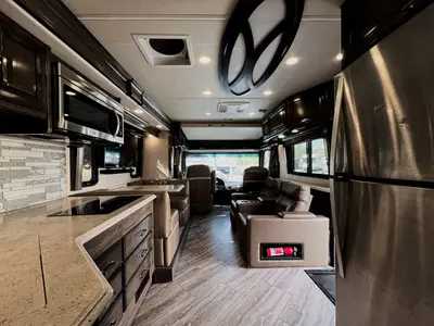 2020 Fleetwood Pace Arrow photo 5