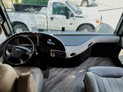 2020 Fleetwood Pace Arrow photo 2