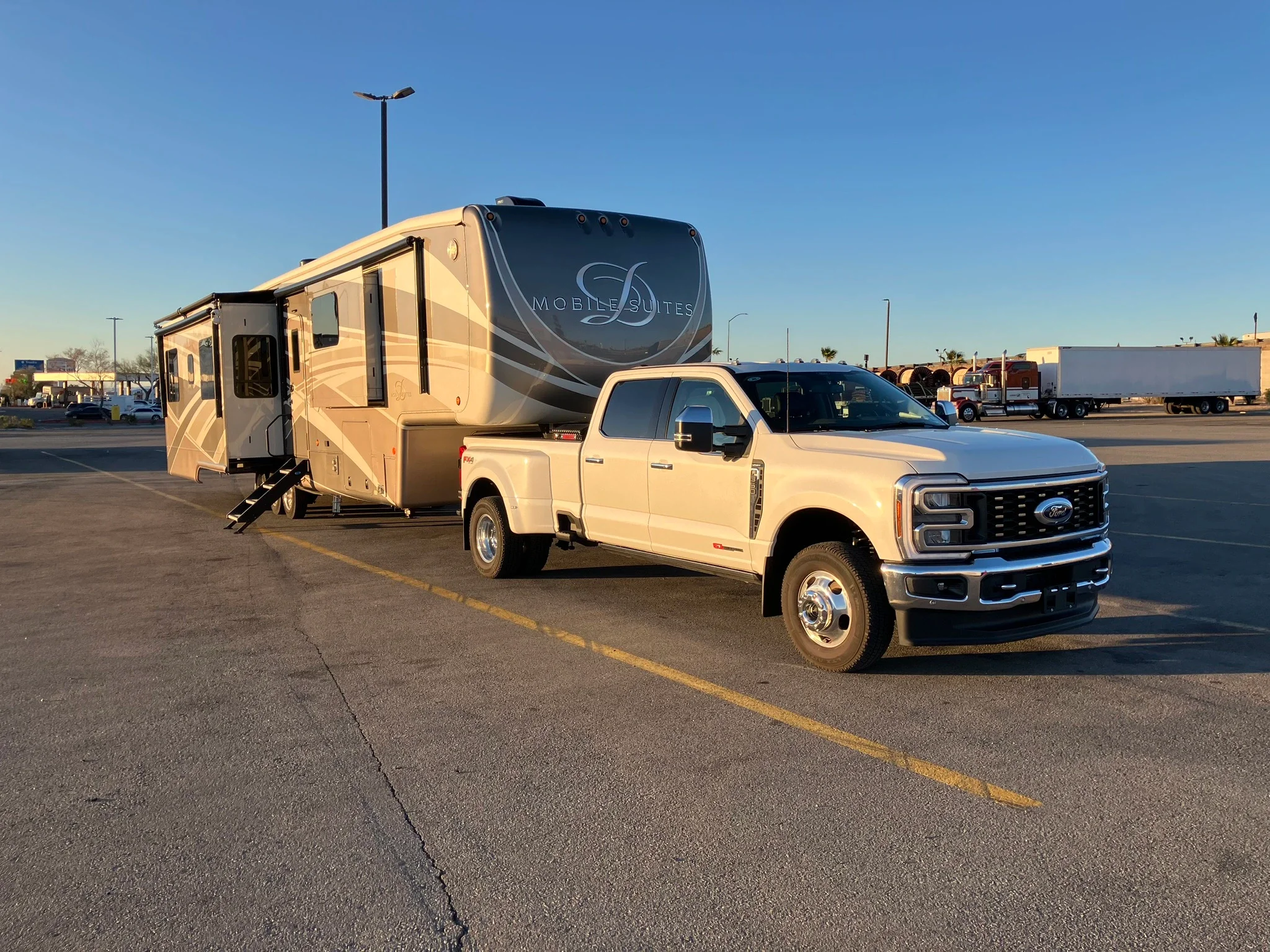 2018 DRV MOBILE SUITES exterior