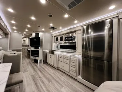 2023 Fleetwood Frontier photo 9