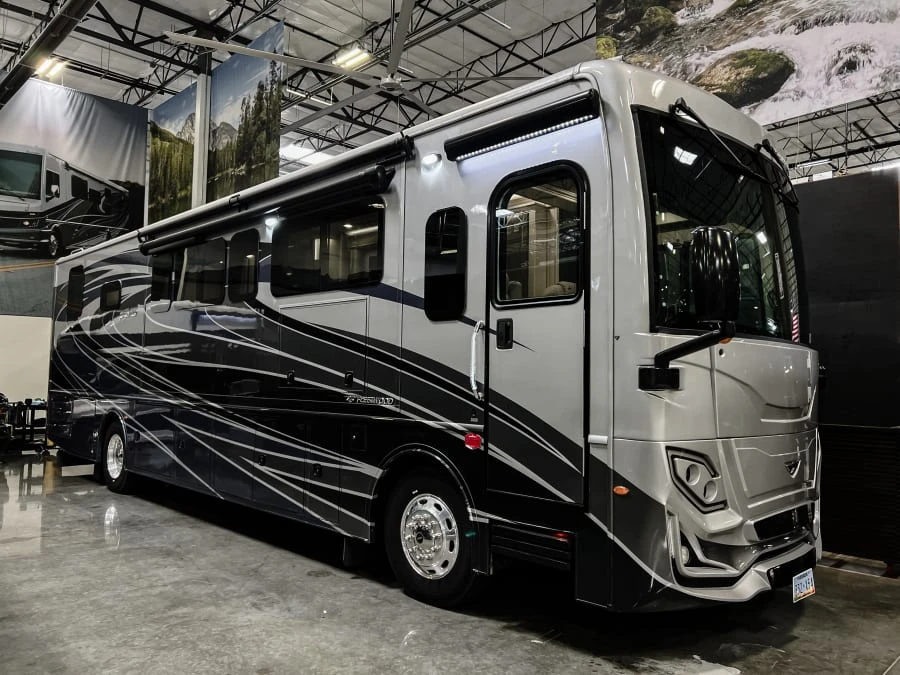2023 Fleetwood Frontier exterior