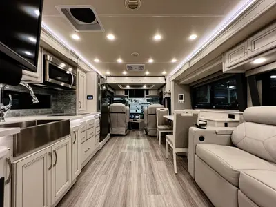 2023 Fleetwood Frontier photo 4