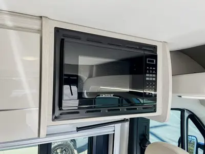 2026 Thor Motor Coach Tellaro photo 7