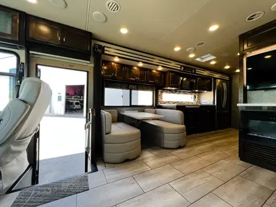 2020 Tiffin Motorhomes Allegro photo 6