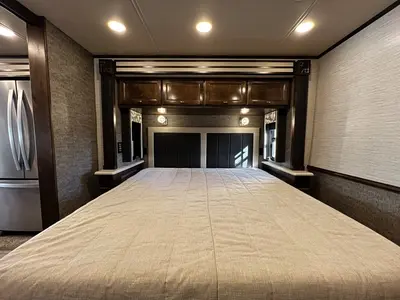 2020 Tiffin Motorhomes Allegro photo 16