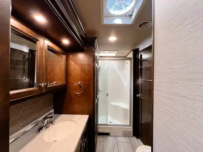 2020 Tiffin Motorhomes Allegro photo 19