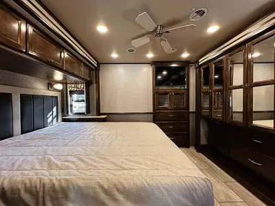 2020 Tiffin Motorhomes Allegro photo 15