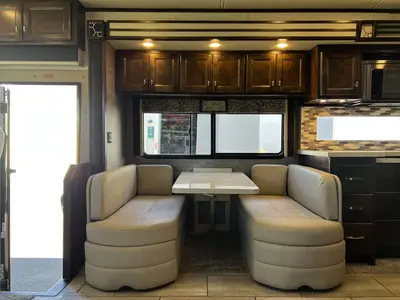 2020 Tiffin Motorhomes Allegro photo 7