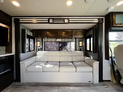 2020 Tiffin Motorhomes Allegro photo 9