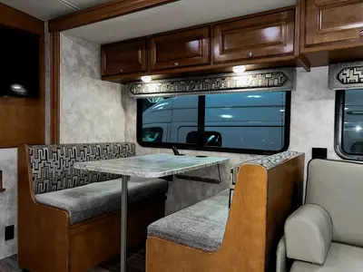 2019 Winnebago Vista photo 8