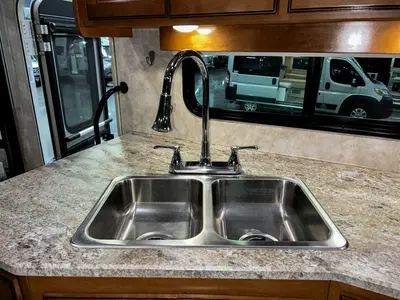 2019 Winnebago Vista photo 12