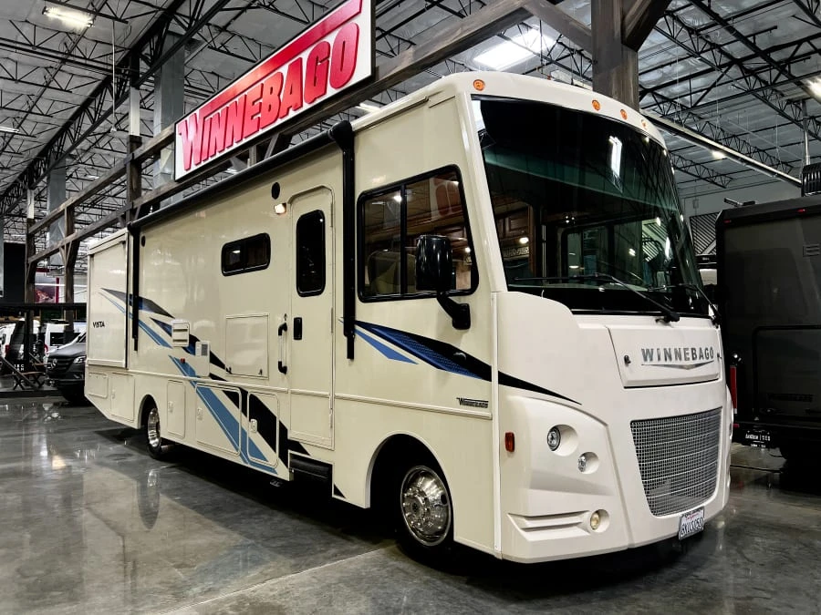 2019 Winnebago Vista exterior