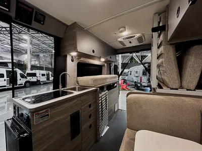 2022 Winnebago Solis Pocket photo 5