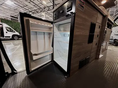 2022 Winnebago Solis Pocket photo 6