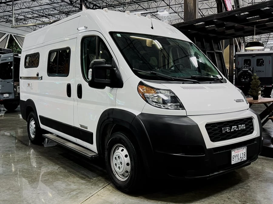 2022 Winnebago Solis Pocket exterior