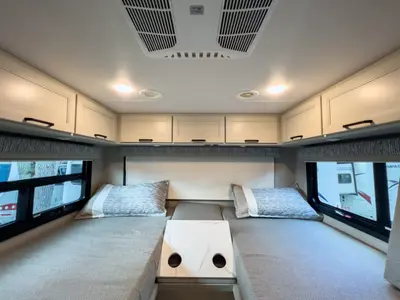 2027 Thor Motor Coach Omni photo 15