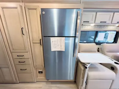 2027 Thor Motor Coach Omni photo 11