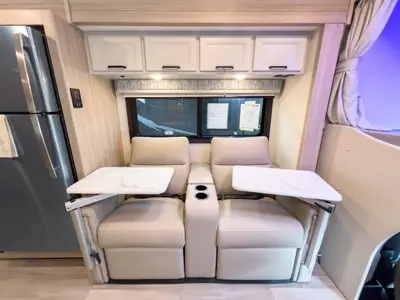 2027 Thor Motor Coach Omni photo 13