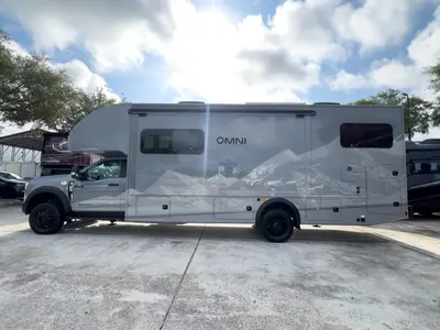 2027 Thor Motor Coach Omni photo 21