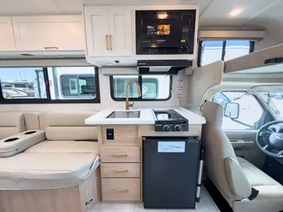 2027 Thor Motor Coach Chateau photo 7