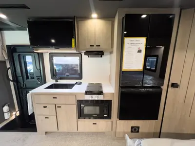 2026 Grand Design Lineage Series M photo 7